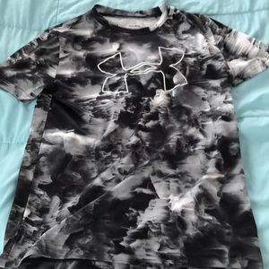 💕Boys under armour shirt